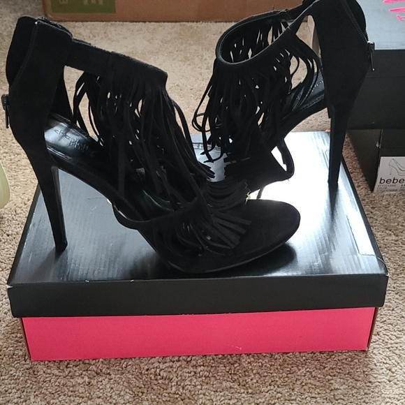 Fiona X - Picture 2 of 4